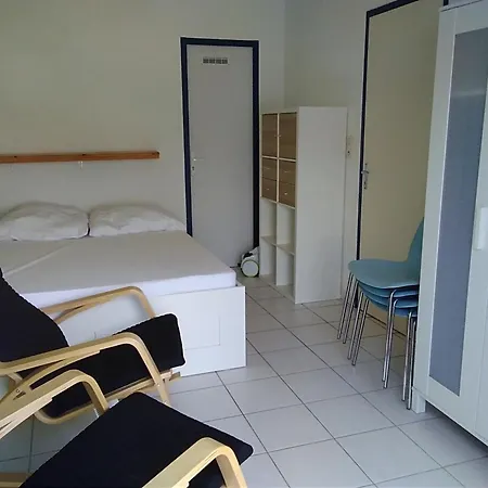 Holiday home 6 Pers Avec Piscine, Acces Direct & Proximite Commerces A - Fr-1-796-69